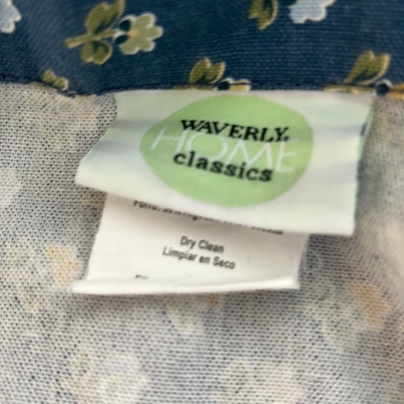 Waverly Classics valances- 4 of them- - Picture 2 of 4